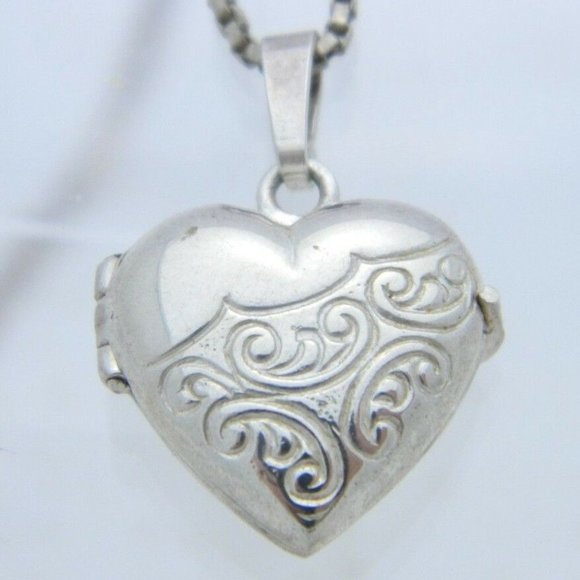 Vintage Jewelry - .925 Sterling Silver Embossed Heart Locket Chain
